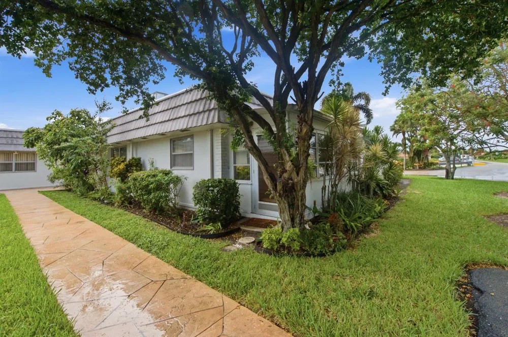 167 Valencia G Delray Beach, FL 33446