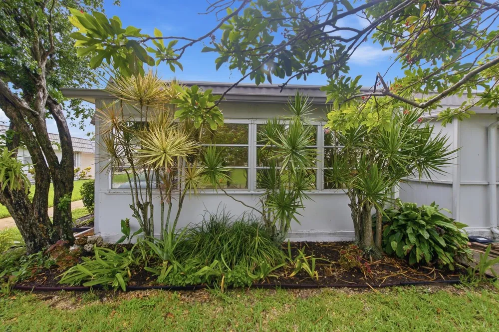 167 Valencia G Delray Beach, FL 33446
