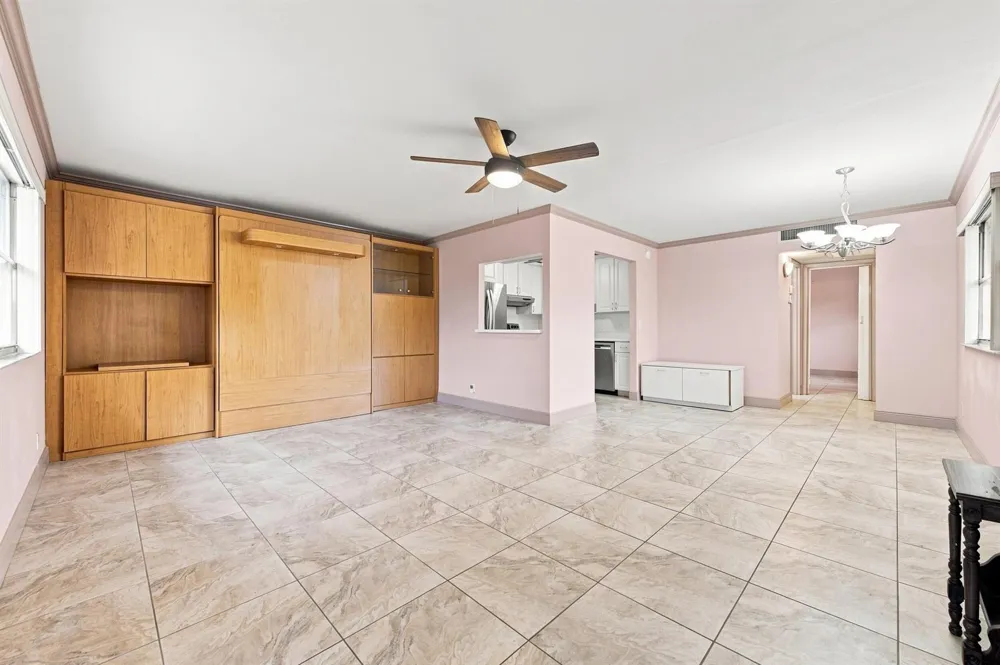 167 Valencia G Delray Beach, FL 33446
