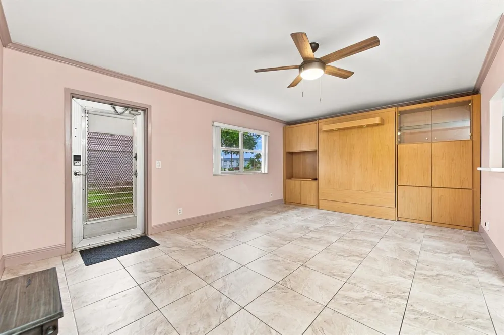 167 Valencia G Delray Beach, FL 33446