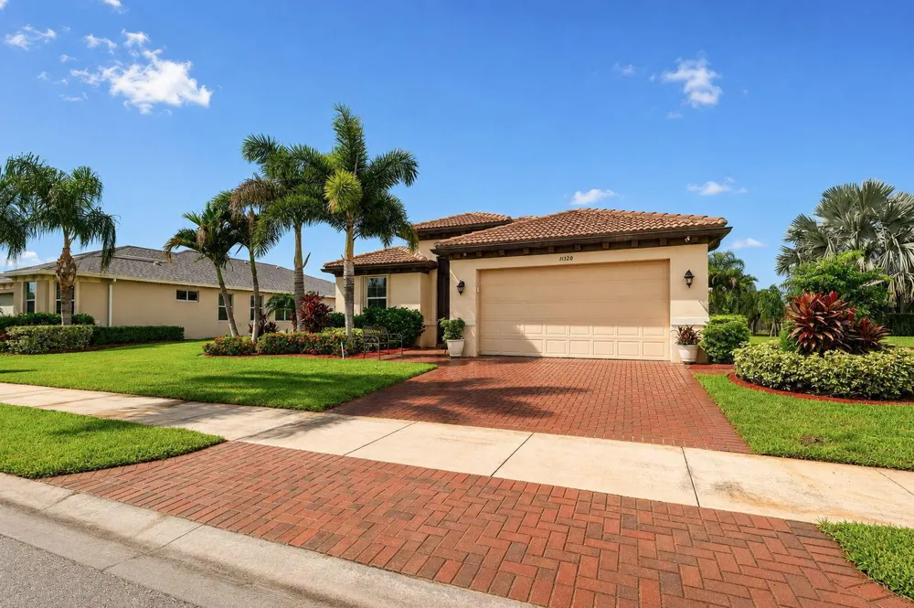 11320 SW Lake Park Drive Port St. Lucie, FL 34987