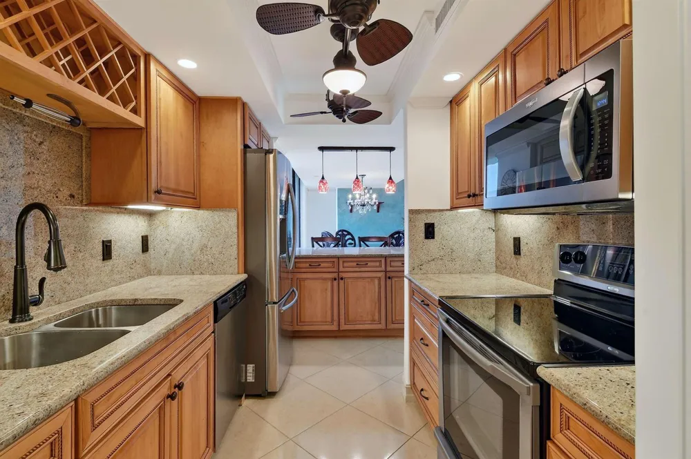 3000 OCEAN DRIVE #8A Singer Island, FL 33404