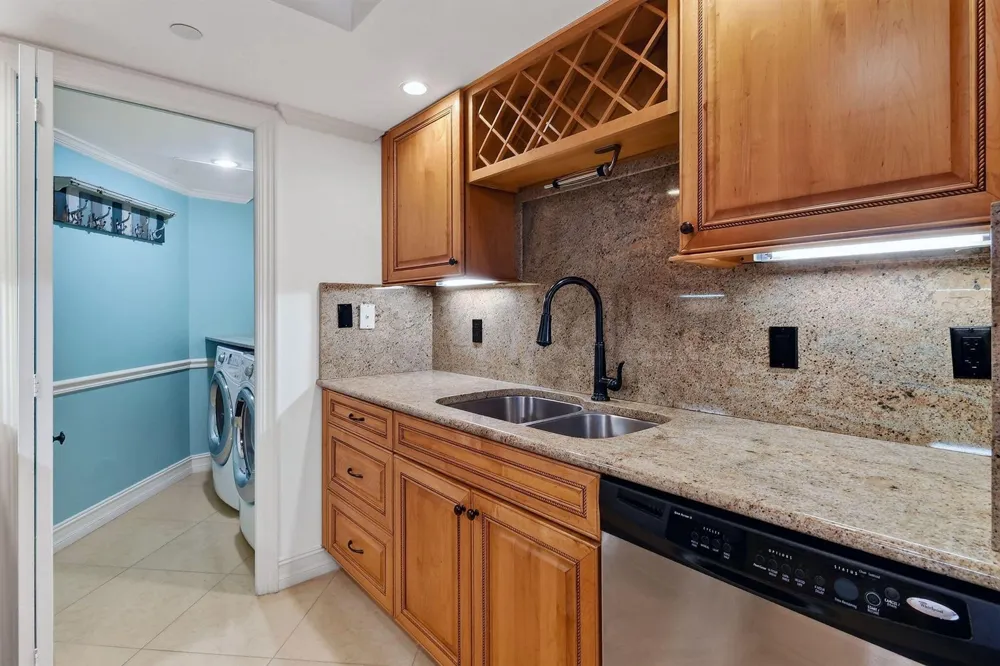 3000 OCEAN DRIVE #8A Singer Island, FL 33404