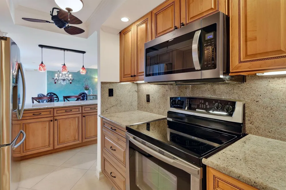 3000 OCEAN DRIVE #8A Singer Island, FL 33404