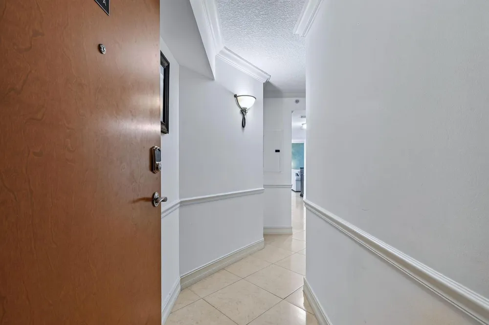 3000 OCEAN DRIVE #8A Singer Island, FL 33404