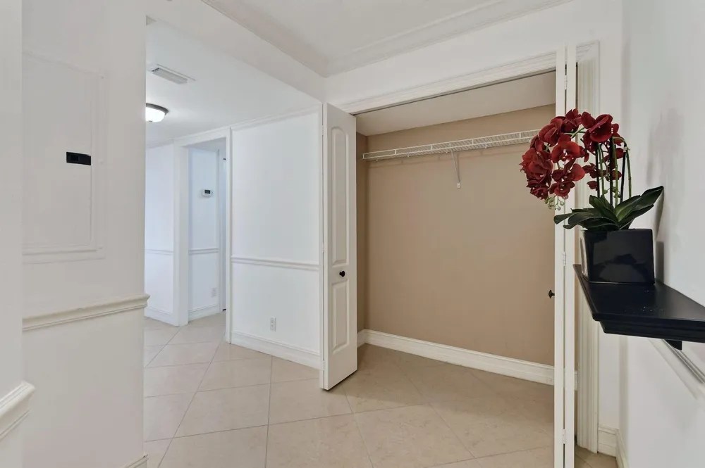 3000 OCEAN DRIVE #8A Singer Island, FL 33404