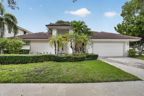 924 SPOONBILL CIRCLE