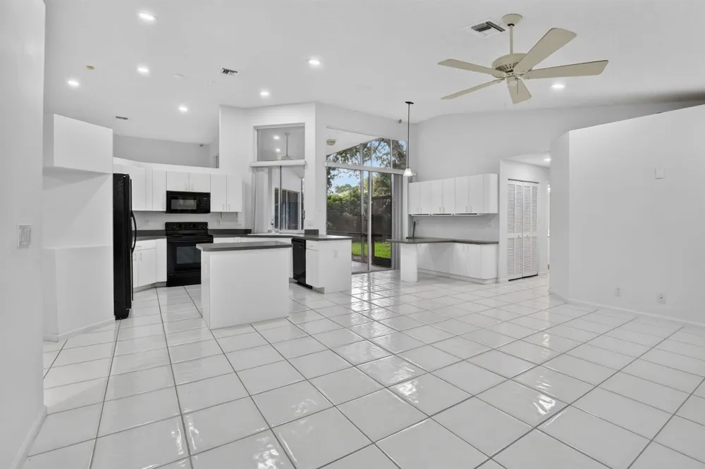 924 SPOONBILL CIRCLE Weston, FL 33326