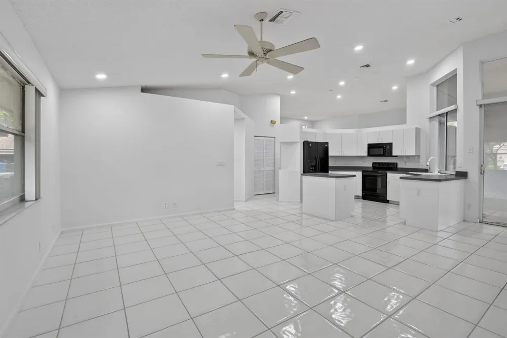 924 SPOONBILL CIRCLE Weston, FL 33326