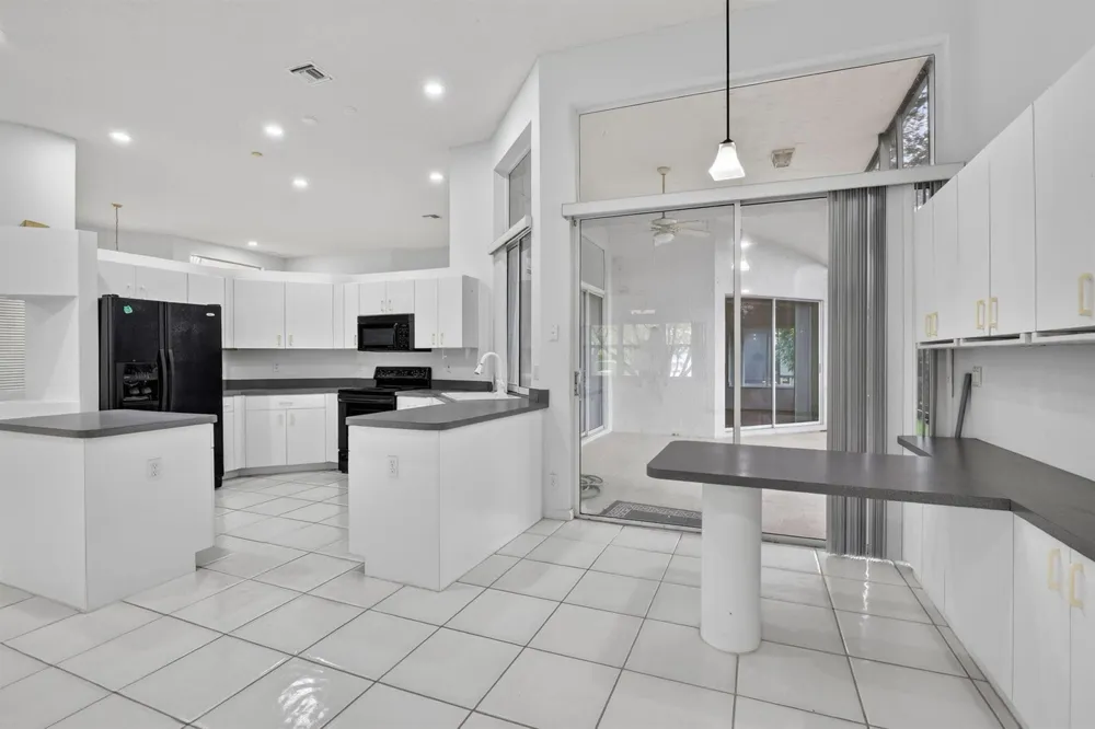 924 SPOONBILL CIRCLE Weston, FL 33326