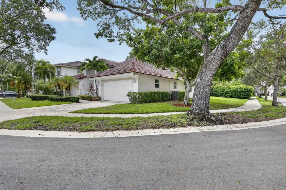 924 SPOONBILL CIRCLE Weston, FL 33326