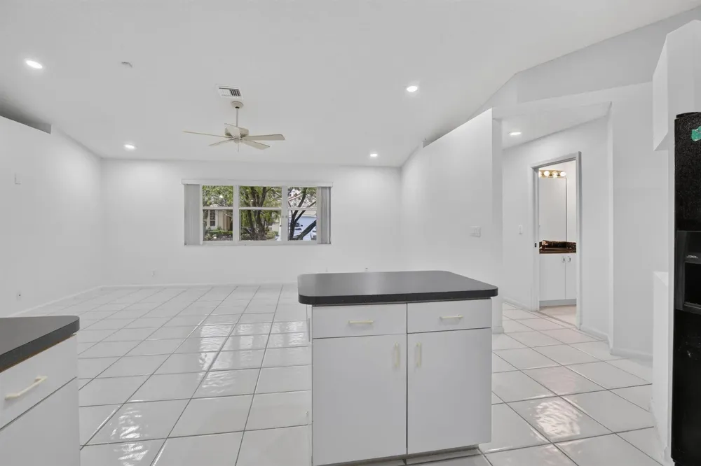 924 SPOONBILL CIRCLE Weston, FL 33326