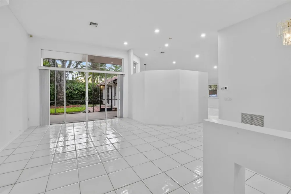 924 SPOONBILL CIRCLE Weston, FL 33326