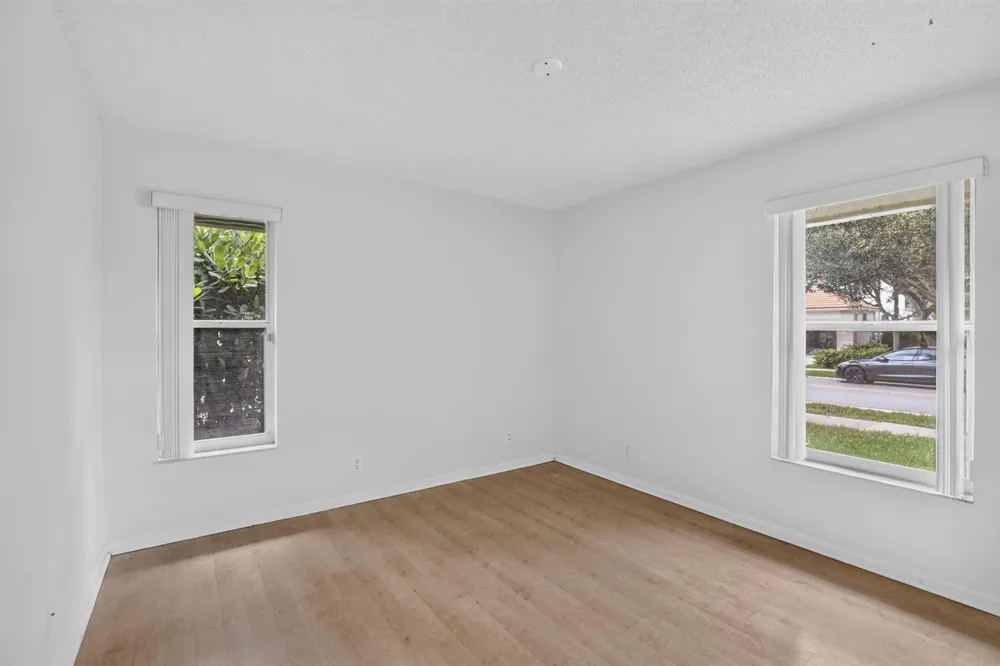 924 SPOONBILL CIRCLE Weston, FL 33326