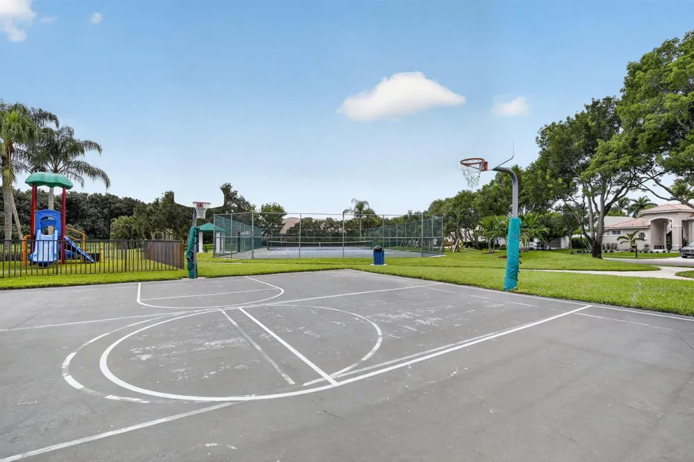 924 SPOONBILL CIRCLE Weston, FL 33326
