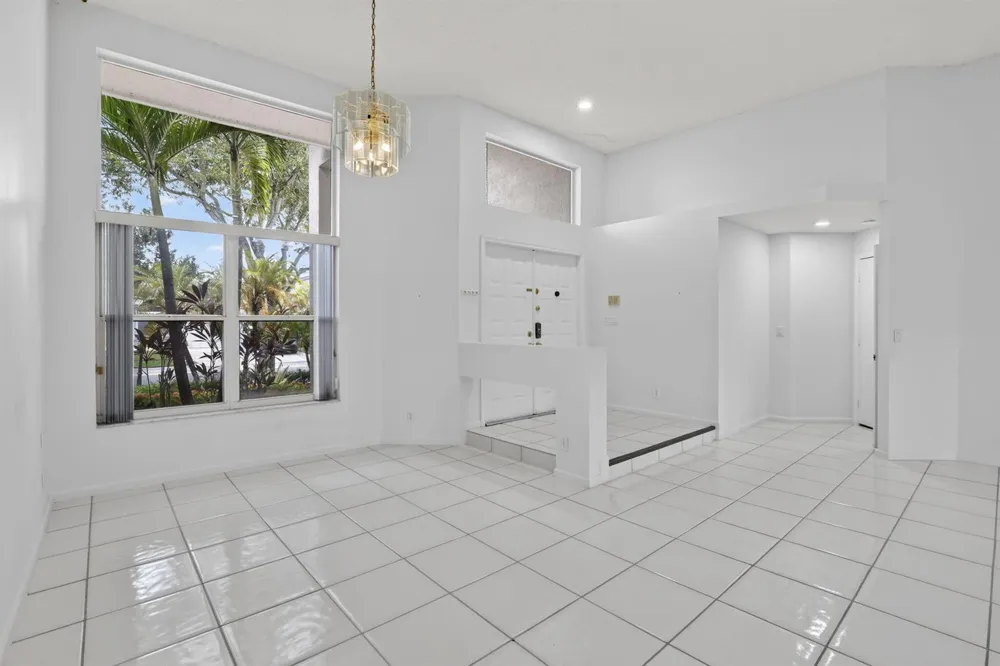 924 SPOONBILL CIRCLE Weston, FL 33326
