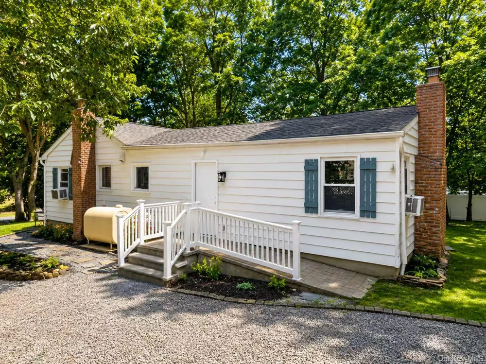 40 Christian Avenue Setauket, NY 11733