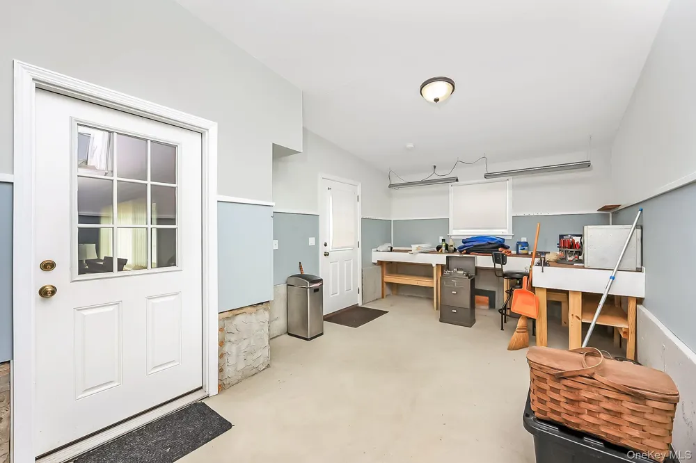 70 Prairie Lane Lindenhurst, NY 11757