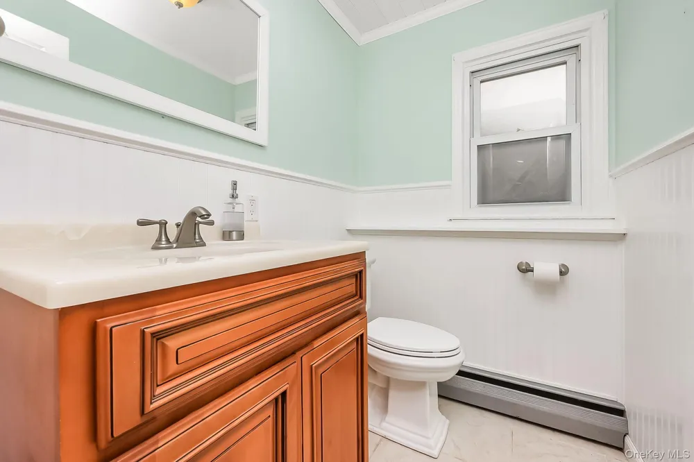 70 Prairie Lane Lindenhurst, NY 11757