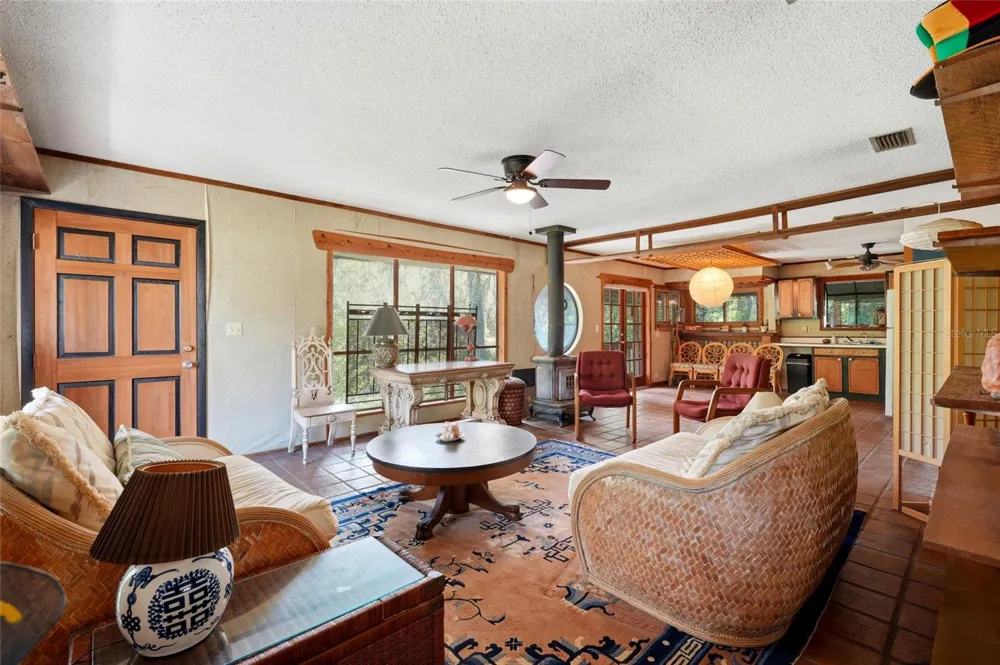 504 NE 7TH STREET Gainesville, FL 32601