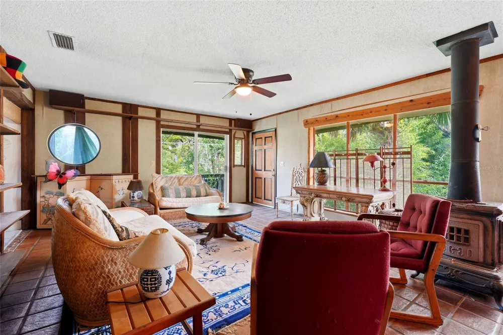 504 NE 7TH STREET Gainesville, FL 32601