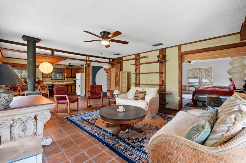 504 NE 7TH STREET Gainesville, FL 32601