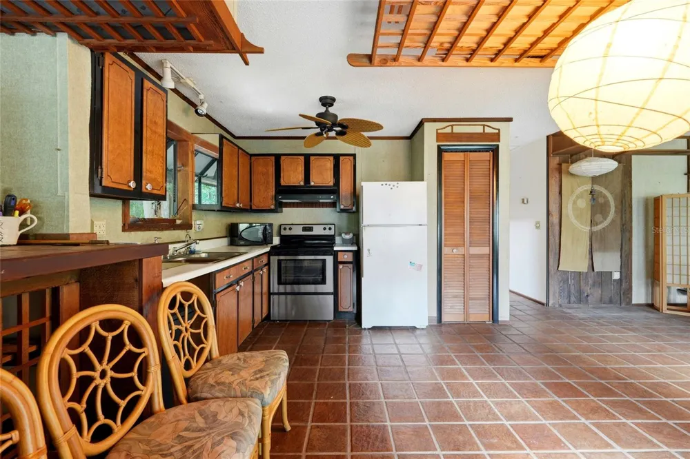 504 NE 7TH STREET Gainesville, FL 32601