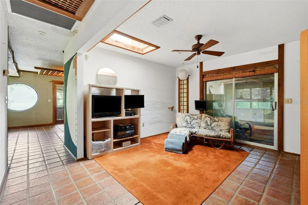 504 NE 7TH STREET Gainesville, FL 32601