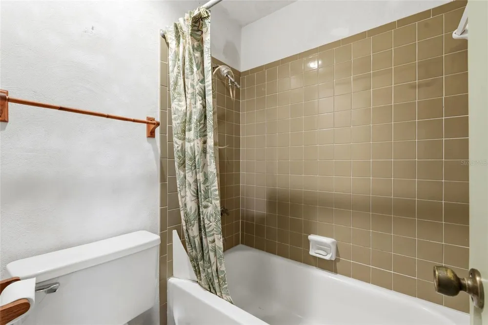 504 NE 7TH STREET Gainesville, FL 32601