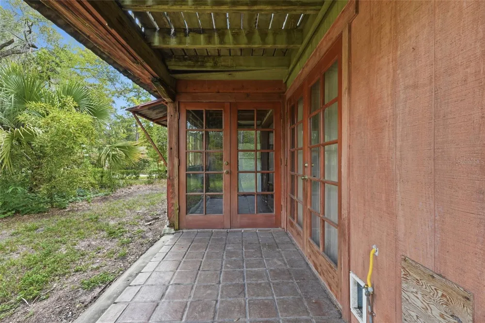 504 NE 7TH STREET Gainesville, FL 32601