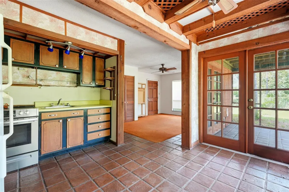 504 NE 7TH STREET Gainesville, FL 32601