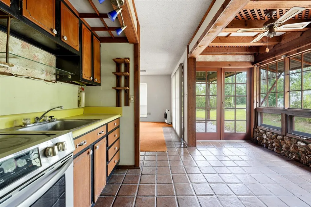 504 NE 7TH STREET Gainesville, FL 32601