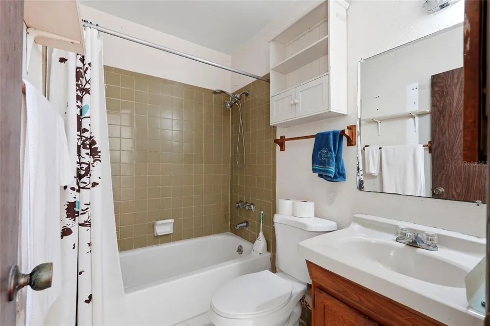 504 NE 7TH STREET Gainesville, FL 32601