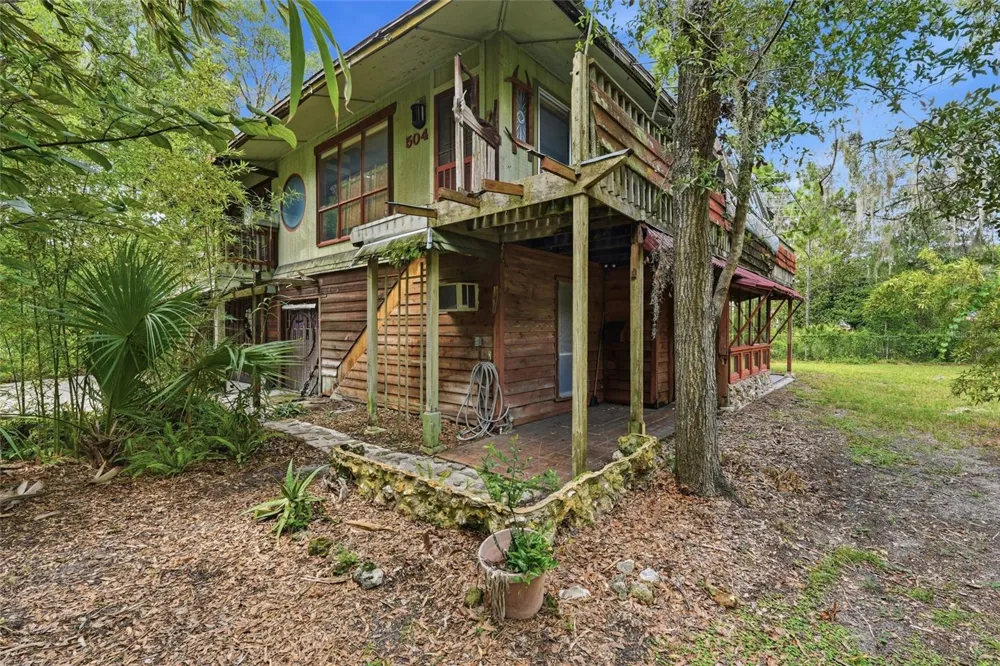 504 NE 7TH STREET Gainesville, FL 32601