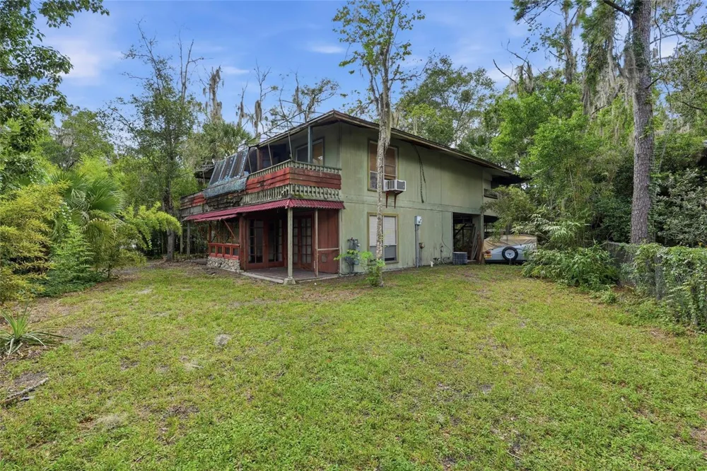 504 NE 7TH STREET Gainesville, FL 32601