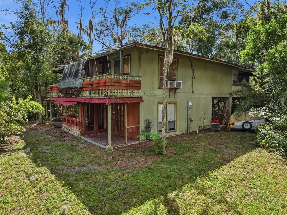 504 NE 7TH STREET Gainesville, FL 32601