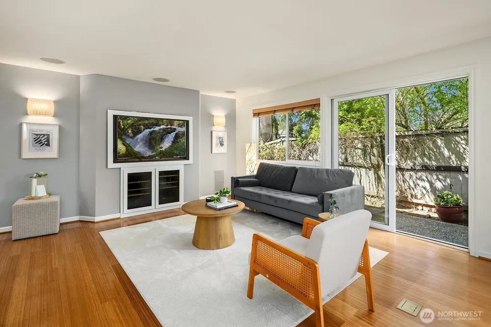 6308 110th Avenue NE Kirkland, WA 98033