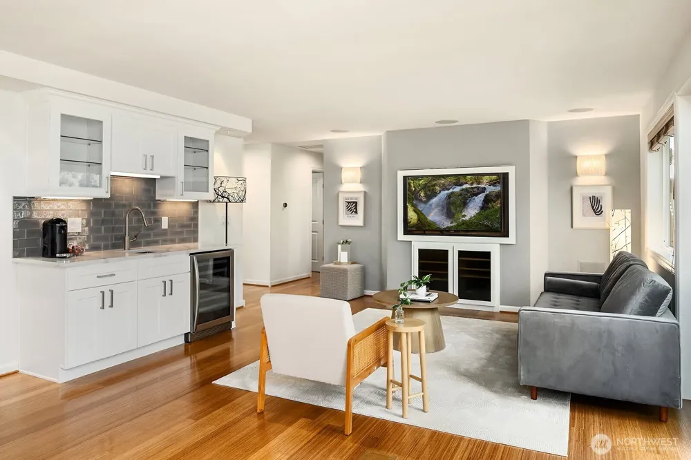 6308 110th Avenue NE Kirkland, WA 98033