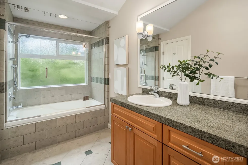 6308 110th Avenue NE Kirkland, WA 98033