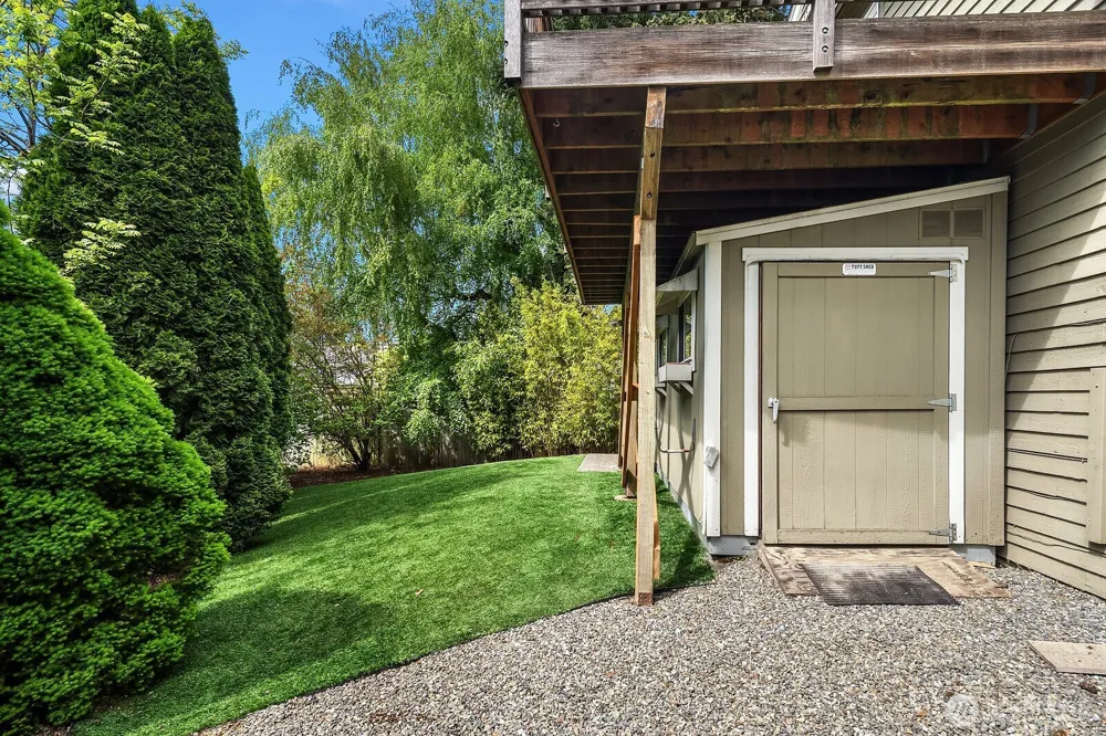 6308 110th Avenue NE Kirkland, WA 98033