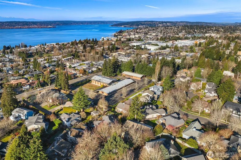 6308 110th Avenue NE Kirkland, WA 98033