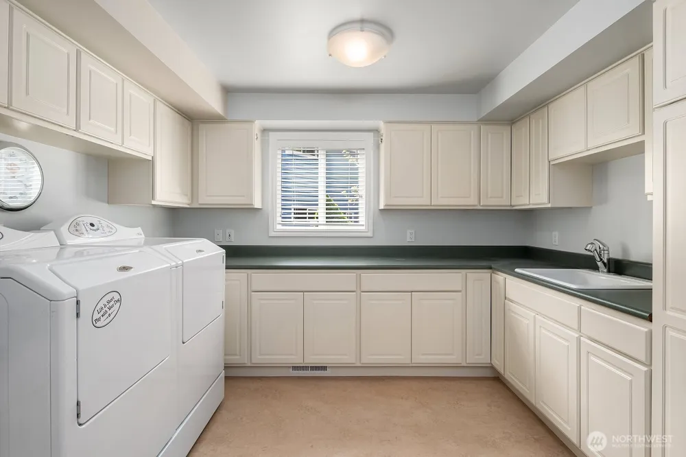 6308 110th Avenue NE Kirkland, WA 98033