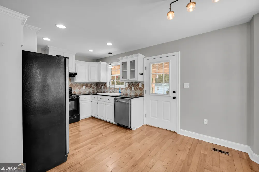216 Yancey RD Arnoldsville, GA 30619