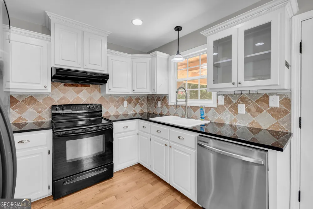216 Yancey RD Arnoldsville, GA 30619