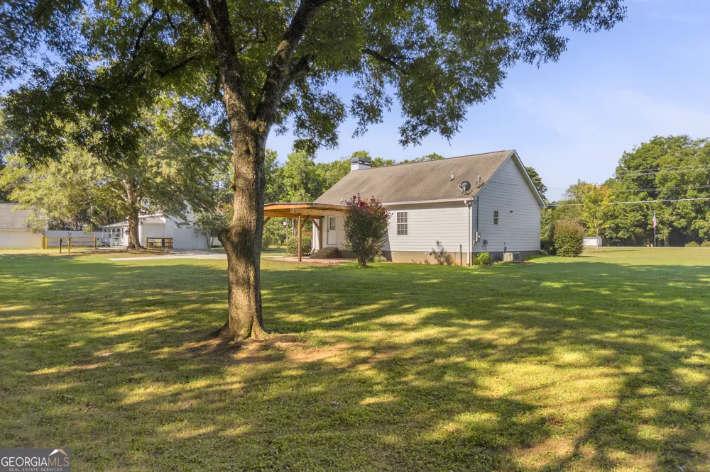 216 Yancey RD Arnoldsville, GA 30619