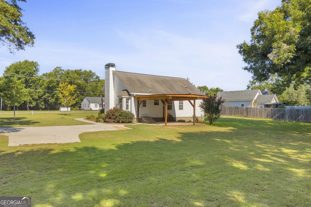 216 Yancey RD Arnoldsville, GA 30619
