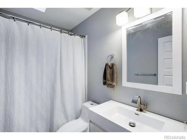 422 Hillsboro Court Fort Collins, CO 80525