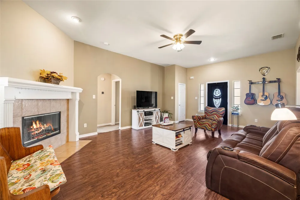 6287 Bridle Trail Caddo Mills, TX 75135