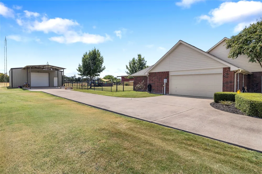 6287 Bridle Trail Caddo Mills, TX 75135