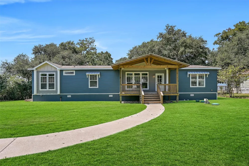 280 Nugent Drive Livingston, TX 77351